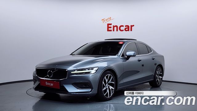 Volvo S60 3-го поколения T5 Momentum - фото 0