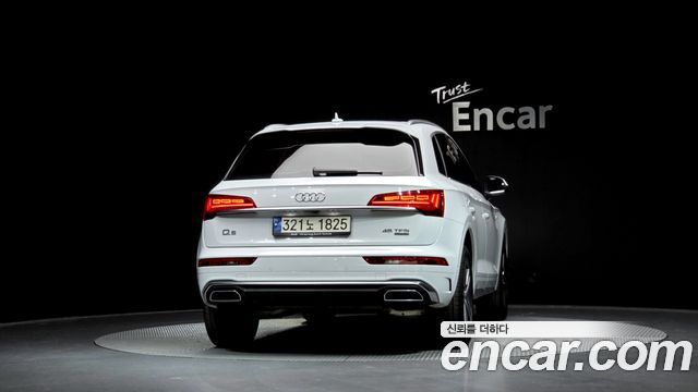 Audi Q5 FY 45 TFSI Quattro Premium - фото 3