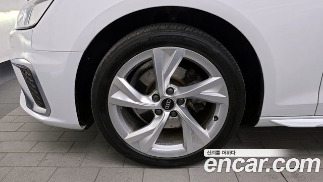 Audi A4 B9 40 TFSI Premium - фото 4