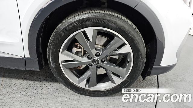 Audi Q4 e-Tron F4 40 Premium - фото 4