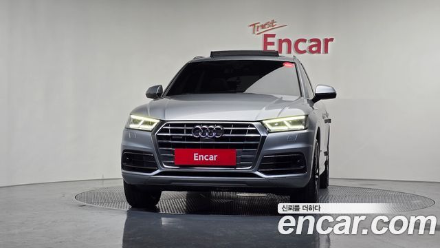 Audi Q5 FY 50 TDI Quattro Premium - фото 1