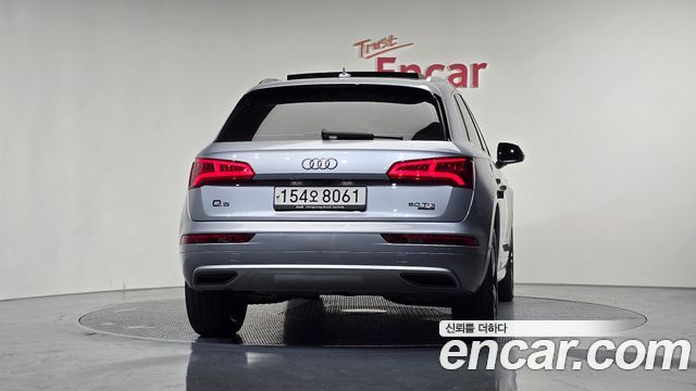 Audi Q5 FY 50 TDI Quattro Premium - фото 2
