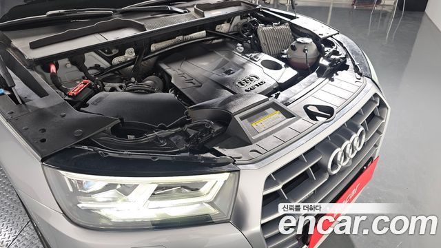 Audi Q5 FY 50 TDI Quattro Premium - фото 4
