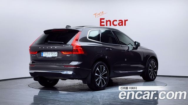 Volvo XC60 2-го поколения B6 Ultimate Bright - фото 1