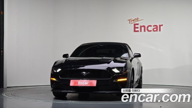 Ford Mustang Convertible - фото 2
