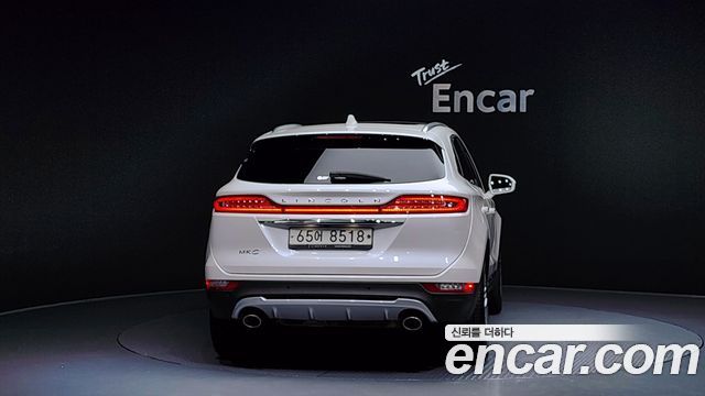 Lincoln MKC 2.0 AWD - фото 3