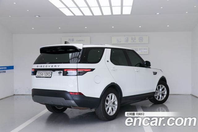 Land Rover Discovery 3.0 SD6 SE - фото 1