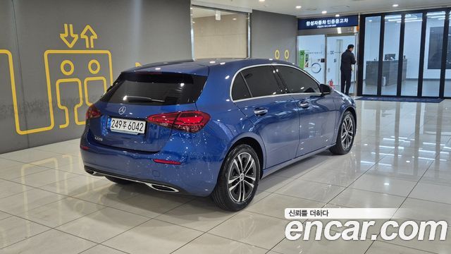 Mercedes-Benz A-Class W177 A220 Hatchback - фото 1
