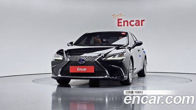 Lexus ES 300h 7-го поколения Luxury Plus - фото 2