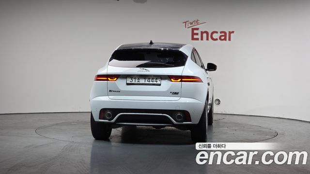 Jaguar E-PACE R250 R-Dynamic SE - фото 3