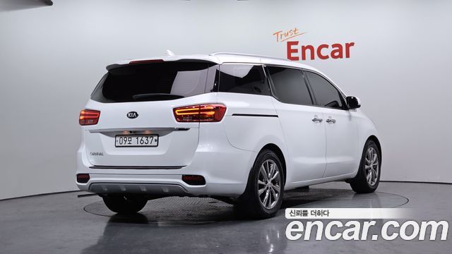 Kia Carnival New 9-Seater Prstige - фото 1