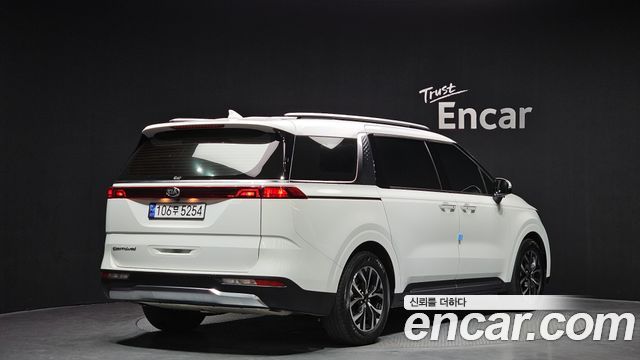 Kia Carnival 4-го поколения 9-Seater Signature - фото 1