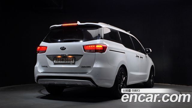 Kia Carnival All New 7-seater Limousine Magic Space - фото 1