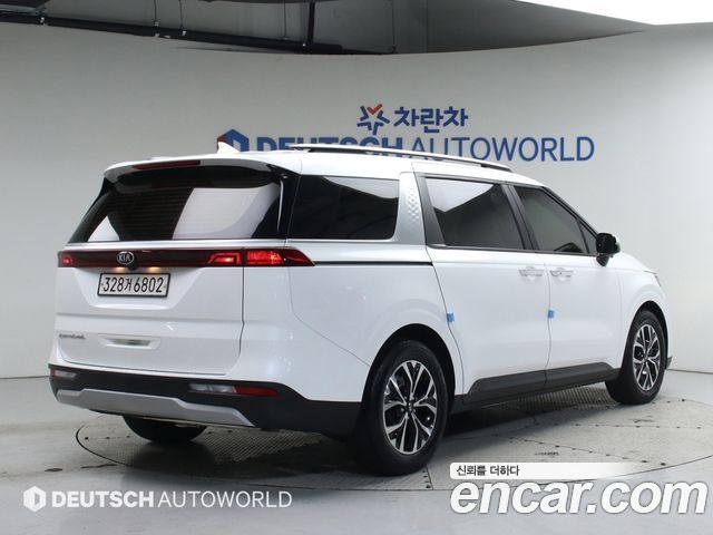 Kia Carnival 4-го поколения 9-Seater Prestige - фото 1