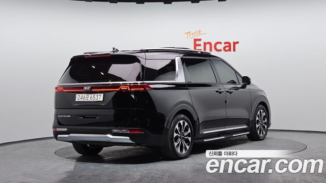 Kia Carnival 4-го поколения Diesel 9-Seater Signature - фото 1