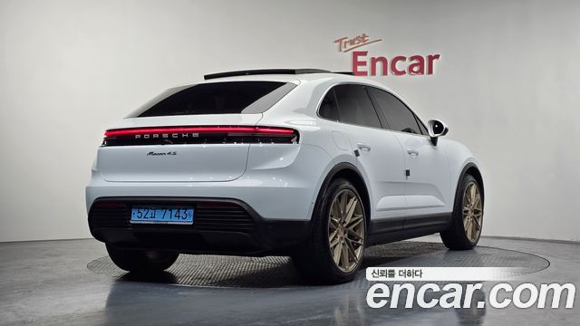 Porsche Macan EV 4S - фото 1