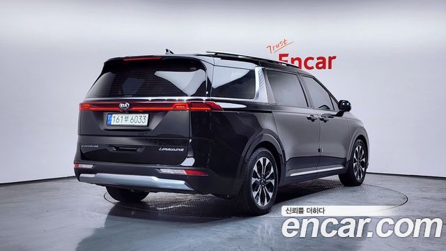Kia Carnival 4-го поколения 7-Seater Signature - фото 1