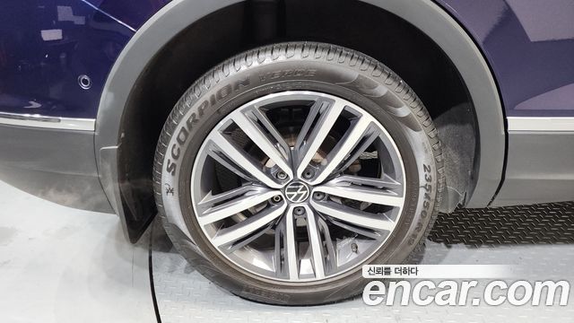 Volkswagen Tiguan Allspace 2.0 TSI Prestige - фото 4