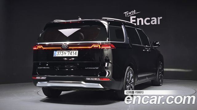 Kia Carnival 4-го поколения 7-Seater Signature - фото 1