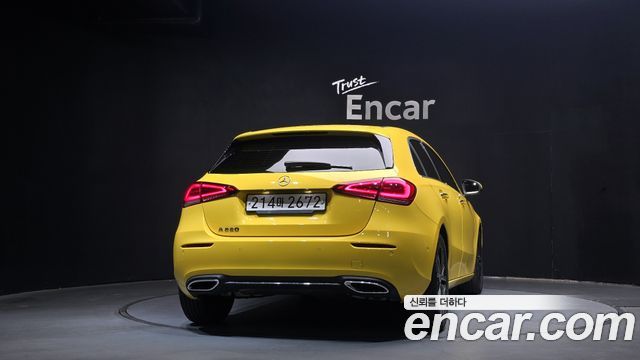 Mercedes-Benz A-Class W177 A220 Hatchback - фото 3
