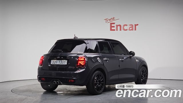 Mini Cooper S 5Door Standard 3rd - фото 0