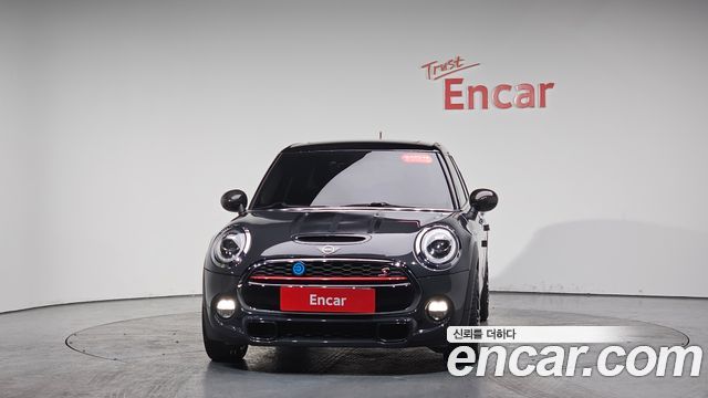Mini Cooper S 5Door Standard 3rd - фото 1