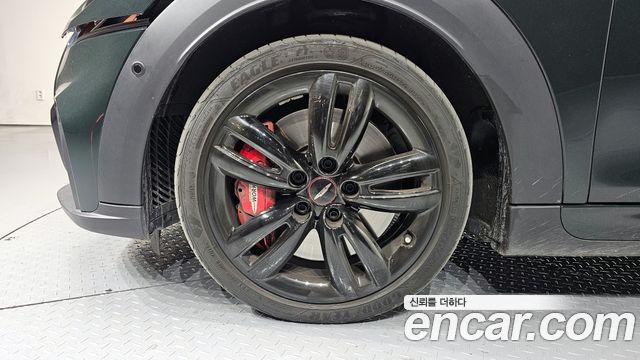 Mini Cooper Convertible S JCW 3rd - фото 4