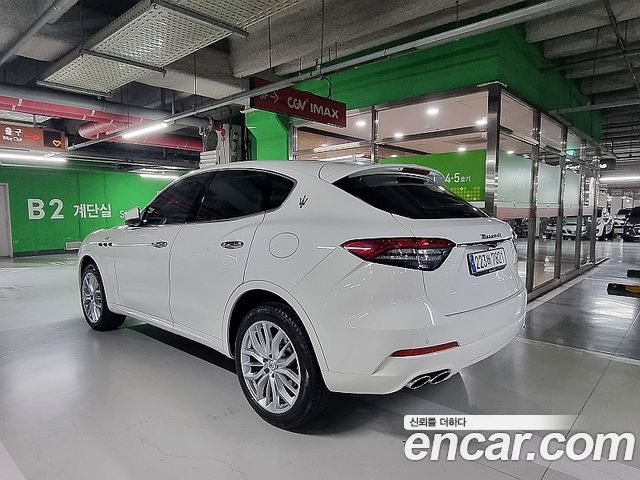 Maserati Levante 2.0 GT AWD - фото 2