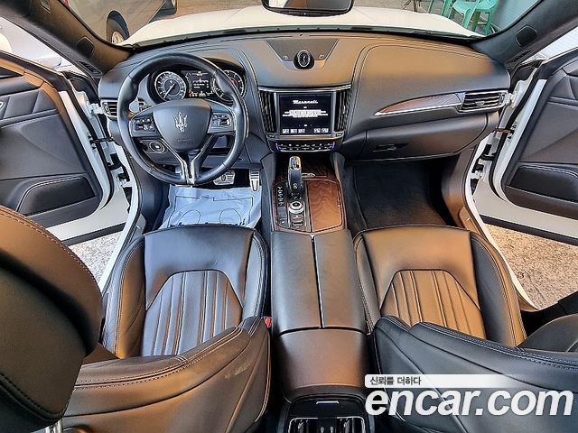 Maserati Levante 2.0 GT AWD - фото 4