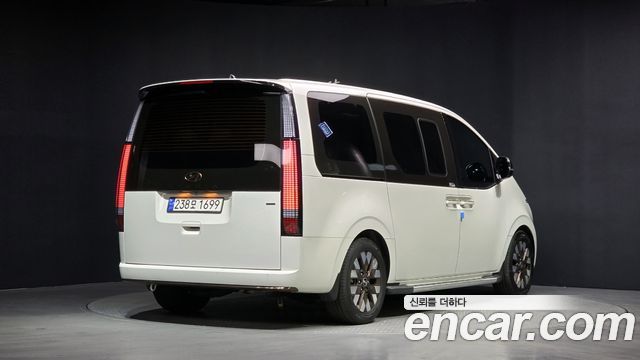 Hyundai Staria 4WD Lounge 9-Seater Inspiration - фото 1