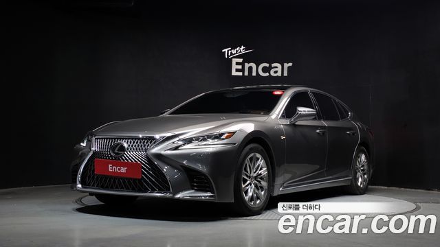 Lexus LS 500 3.5 Luxury AWD - фото 0