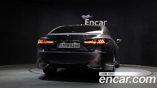 Lexus LS 500 3.5 Luxury AWD - фото 3