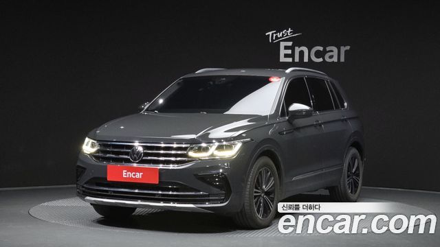 Volkswagen Tiguan 2-го поколения 2.0 TDI Premium - фото 0