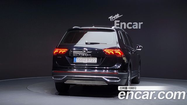 Volkswagen Tiguan Allspace 2.0 TSI Prestige - фото 3