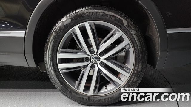 Volkswagen Tiguan Allspace 2.0 TSI Prestige - фото 4