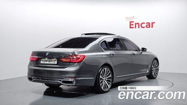 BMW 7 Series G11 750Li xDrive - фото 1