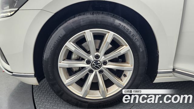 Volkswagen Passat B8 2.0 TDI Premium - фото 4