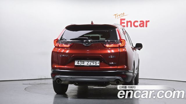 Honda CR-V 5-го поколения 1.5 Touring 4WD - фото 2