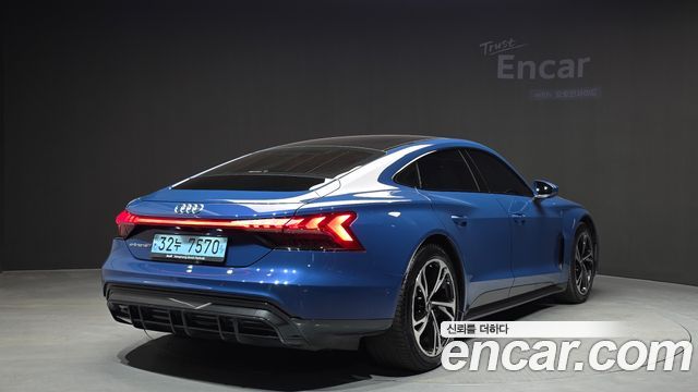 Audi e-Tron GT GT quattro - фото 1