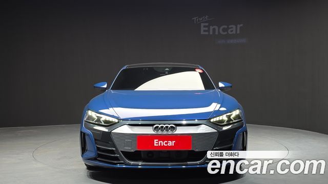 Audi e-Tron GT GT quattro - фото 2