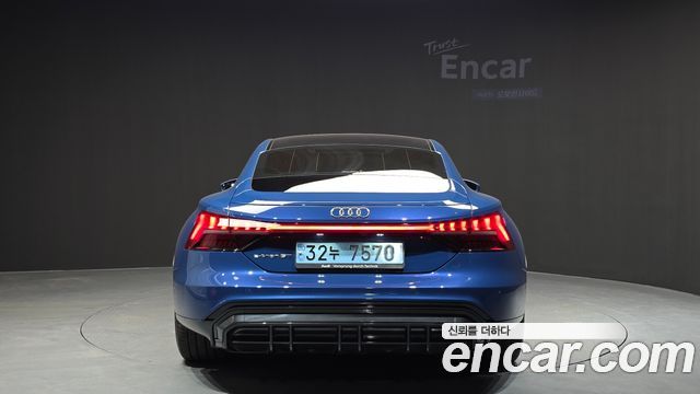 Audi e-Tron GT GT quattro - фото 3
