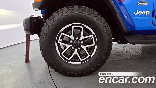 Jeep Wrangler JL 2.0 Overland Power Top 4Door 4xe - фото 4