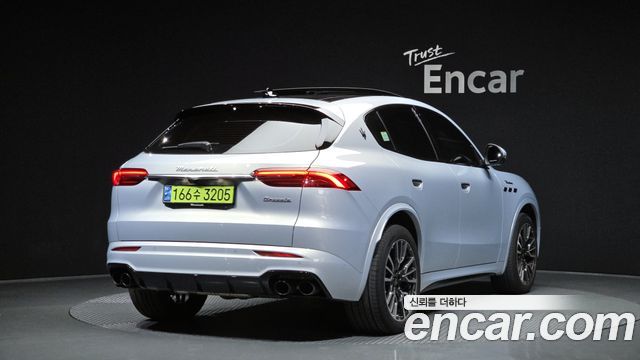 Maserati Grecale 2.0 AWD Modena - фото 1