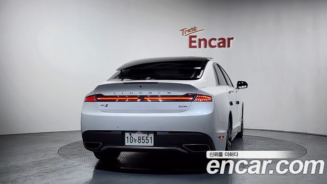 Lincoln MKZ Hybrid 2nd - фото 3