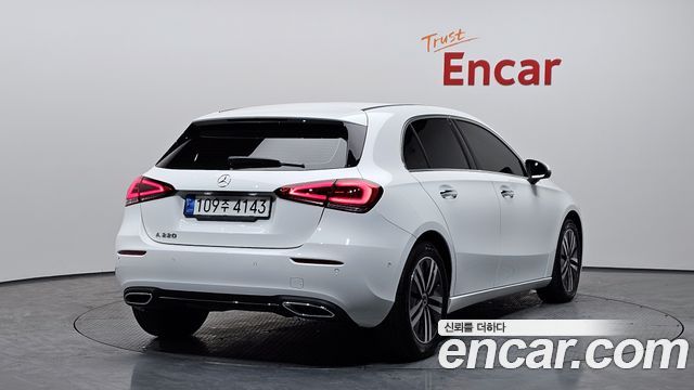 Mercedes-Benz A-Class W177 A220 Hatchback - фото 1