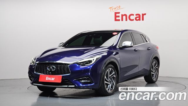 Infiniti Q30 2.0 Gallery White - фото 0