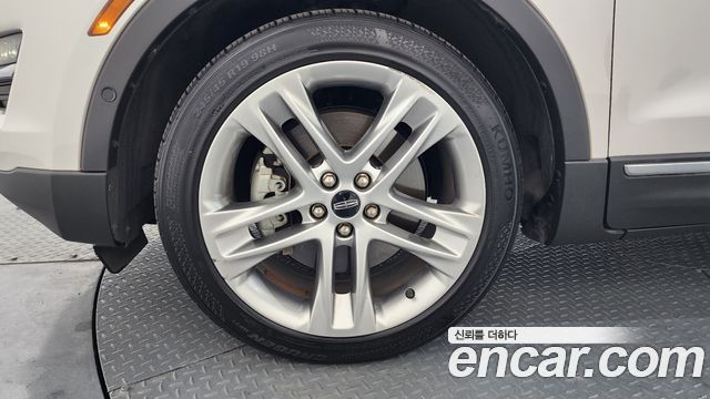 Lincoln MKC 2.0 AWD - фото 4