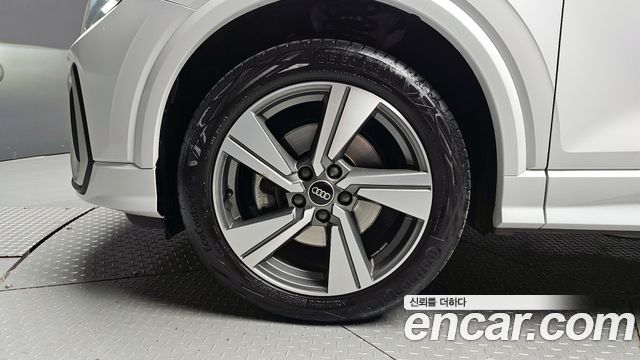 Audi Q2 35 TDI Premium - фото 4