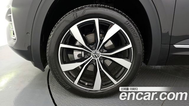 Volkswagen Atlas 2.0 TSI R-LINE 6-Seater - фото 4