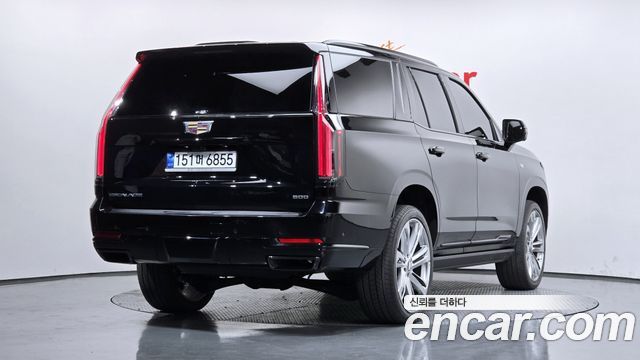 Cadillac Escalade 5-го поколения 6.2 Sports Platinum - фото 1